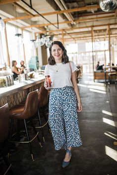 Midsize Street Style, Boyfriend Jeans Kombinieren, Culottes Outfit, Summer Fashion Women, Madewell Style, Pani Puri, Cooler Style, Western Wear Outfits, Casual Day Outfits