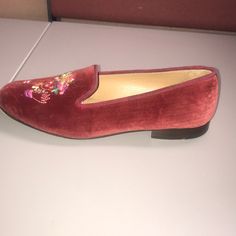 Cranberry Belt Slip On’s. Tonal Ribbed Trim. Festive Fruit & Floral Facial & Hand Design On Tongue Styled Upper Vamp. Leather Lining& Soles. Small Hairline Marks & Bruised On Exterior. Nothing Major. The Soles Have Very Gentle Wear. .05 Heels Are In Very Good Condition. Stylish Super Comfortable Quality Flats. Hand Design, Hand Designs, Palm Beach, Loafers Men, Flat Shoes Women, Cranberry, Loafer Flats, Dress Shoes Men, Oxford Shoes