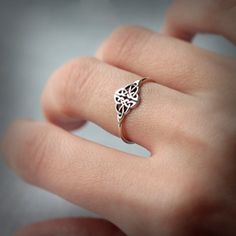 Celtic Knot Antiqued Silver Tone Ring. Perfect Pinky Ring. In New Condition. Nwt Boutique Item 6 Available Infinity Knot Ring, Celtic Ring, Love Knot Ring, Infinity Knot, Celtic Wedding Rings, Celtic Knot Ring, Celtic Rings, Knot Ring, Gold Jewelry Indian