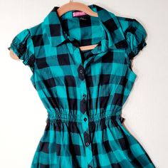 Saywhat Plaid Short Sleeve Shirt With Tie In The Back. Never Worn, No Tags Fitted Casual Plaid Blouse, Shirt With Tie, Plaid Shorts, Green Plaid, Say What, Shirt Color, Black Green, Short Sleeve Shirt, Sleeve Shirt