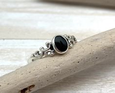 Black Onyx Small Bali Silver Ring / Swirl Black Onyx Ring / Natural Onyx / Women's Onyx Ring / Size 5, 6, 7, 8 Simple light weight everyday swirls black onyx ring.  Sterling Silver Black Onyx Face height 10mm Light weight Size 4-10 Onyx Ring Men, Belt Ring, Silver Rings Simple, Buckle Ring, Bali Silver, Silver Belts, Black Onyx Ring, Cute Rings, Pretty Rings