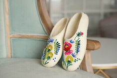 Top Rated Art Kyrgyz Felt Slippers Flowers 100% Merino Wool Handmade Comfy US 5-14.5, Womens Shoes