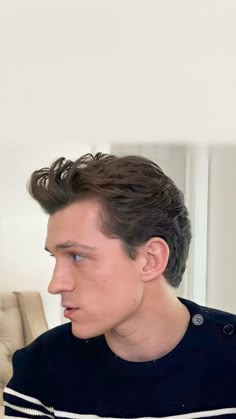 Taper Slick Back Hair, Tom Holland Hairstyle, Tom Holland Hair, Tom Holland Wallpaper, Mens Haircuts Medium, Mens Haircuts Short Hair, Asian Haircut