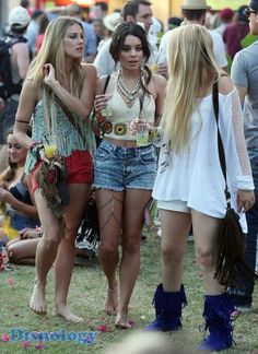 Friends Boho Music, Cochella Outfits, Legs Outfit, Coachella Music Festival, Look Festival, Boho Styl, Concert Fashion, Music Festival Outfits, Sixties Fashion