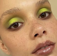 Olive Eyes, Maquillage On Fleek, Eye Makeup Looks, Eye Makeup Art, Editorial Makeup