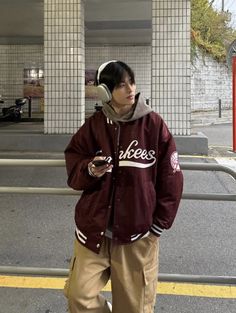 Korean Streetwear, Tomboy Style Outfits, Mens Fashion Streetwear, Cool Outfits For Men, Streetwear Men Outfits