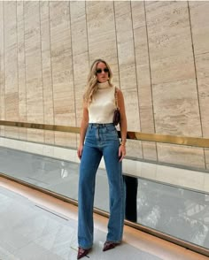 BASIC LOOK! ✨ Casual Dinner Outfits, Denim Jeans Outfit, Outfits Con Jeans, Looks Jeans, Jeans Outfit Women, Elegante Casual, Dresses Elegant, Dinner Outfits, Fashion Mistakes