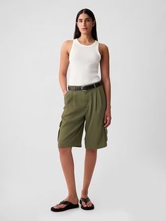 365 Mid Rise Cargo Bermuda Shorts | Gap Bermuda Shorts Outfit, Cargo Bermuda Shorts, Size 12 Women, Summer Capsule Wardrobe, Women Cargos, Loose Shorts, Long Shorts, Womens Fashion Casual, Summer Shirts