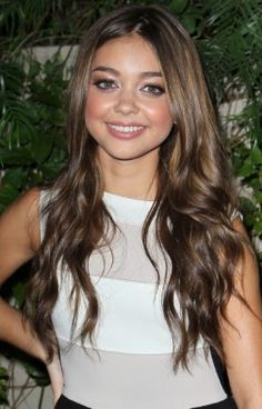 Sarah Hyland love the makeup!!<3 Sarah Hyland Hair, Haley Modern Family, Most Beautiful Photos, Warm Brunette, Sarah Hyland, Heart Hair, Summer Hair, Modern Family, Pretty Hairstyles