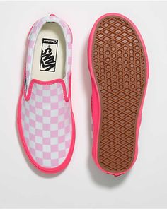 Customs Neon Pink Checkerboard Slip-On Pink Checkerboard, Checkerboard Vans, Cute Womens Shoes, Cute Vans, Vans Girl, Pink Vans, Van Doren, Jane Clothing, Vans Logo