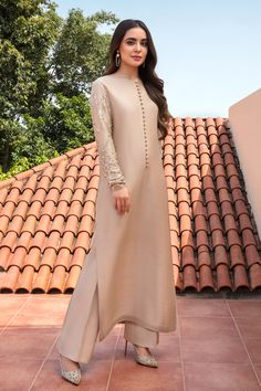 Gaun Fashion, Casual Indian Fashion, Pakistani Fancy Dresses, Pakistani Dresses Casual, Beautiful Pakistani Dresses, Salwar Kamiz, Mode Abaya