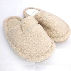 LOOPUINHOM  Women's Slippers w/Memory Foam  Size S (5-6)  Beige  Soft Plush New in bag with tags Shipped USPS Ground Advantage Free 30 Day Returns Cream Soft Comfy Slippers, Cheap Beige Synthetic Slippers, Beige Soft Slippers, Beige Cushioned Slip-on Slippers, Beige Non-slip Indoor Slippers, Book Clothes, Women's Slippers, Womens Slippers, Soft Plush