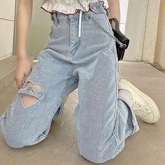 Girls Jeans Fashion, Wide Leg Pants Jeans, Ripped Jeans Women, Ripped Denim Pants, Denim Decor, Blue Denim Pants, Korean Fashion Casual, Denim Pants Women, Jeans Fabric