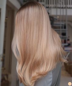 Strawberry And Platinum Blonde Hair, Strawberry Light Blonde Hair, Rose Blonde Balayage, Copper Peach Blonde Hair, Pinkish Blonde Hair, Light Strawberry Blonde Hair Color, Light Strawberry Blonde Hair Balayage, Light Peach Hair, Light Copper Blonde Hair