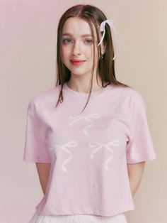 This is a casual and trendy top by MOONFAIRY that is made out of high quality and sturdy material. With distinctive mood of the design and comfortable wear, you can style it for your casual daily outfit.- Unique graphic artwork detail- Soft and sturdy cotton 100% fabric- Young and feminine mood Pink Casual T-shirt For Spring, Pink Cotton T-shirt For Summer, Cute Pink T-shirt With Graphic Print, Pink T-shirt For Summer Loungewear, Pink Graphic Print T-shirt For Loungewear, Casual Pink Short Sleeve T-shirt, Trendy Pink T-shirt With Screen Print, Pink Graphic Print T-shirt For Spring, Spring Pink T-shirt With Graphic Print