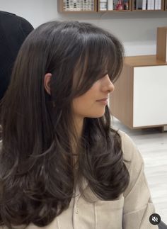 Less Layered Haircut, Long Hair Front Cut, Haircut With Flicks, Front Curtain Bangs Short Hair, Hair Flicks Hairstyles, Front Bangs For Round Face, Hair Cut Style For Round Face Girl, Bangs For Indian Hair, Cute Haircuts For Medium Hair With Bangs Round Faces