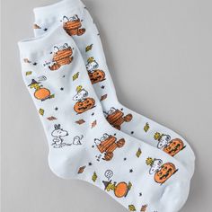 Ae Snoopy Peanuts Socks Nwt Silly Socks, Peanuts Halloween, White Jeans Men, Aerie Bras, Athletic Fit Jeans, Dream Jeans, Funky Socks, Cute Socks, Shoes With Jeans