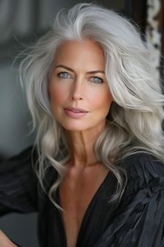 28 Stunning Gray Hair Blending Ideas You Need To Try Women In Their 50s Aging Gracefully, Long Silver Hair, Hair Color Guide, Women Haircuts Long, Silver Haired Beauties, Cool Short Hairstyles