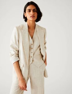 This Expensive-Looking M&S Linen Suit Is Perfect for Spring | Who What Wear UK Linen Suits Women, Smart Dressing, Affordable Jeans, Elegant Shawl, Linen Suits, Cinq A Sept, Blazer Beige, Spring Fashion Outfits, Linen Suit