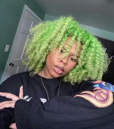 Green 4c Hair, Green Hair On Dark Skin, Green Natural Hair, Flower Afro, Pastel Green Hair, Dark Green Hair, Female References, Tapered Hair