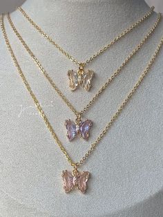 FREE SHIPPING!🚛 World Wide Shipping🌎🗺️ Beautiful Crystal butterfly Perfect for any Gift Occasion, Mother's Day gift, Butterfly Jewelry, gift for a girlfriend, layered necklace, Christmas Valentine, glass crystal charm, graduation gift, butterfly necklace Specifications  Chain Material: 18K gold plated stainless steel Clasp: 18K gold-plated lobster claw with Brass frame Chain length: 18" How To Care For Your Necklace Avoid contact with chemicals Store in moisture-free, cool storage Avoid unnec Grand Jewellery, Jewllery Ideas, قلادات متدلية, Preppy Jewelry, Pretty Jewelry Necklaces, Jewelry Accessories Ideas, Girly Accessories, Jewelry Fashion Trends, Classy Jewelry