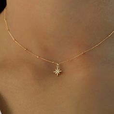 Cute Small Necklaces, Simple Cute Necklaces, Delicate Chain Necklace, Cute Gold Pendants, Simple Pendant Design, Simple Gold Necklace Designs, Gold Chain Designs For Women, Chain Designs Gold, Cute Gold Necklace