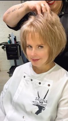 Short Hair Styling Ideas, Short Hair Styling, Stacked Hairstyles, Hair Styling Ideas, Funny Parents, Cute Bob Haircuts, Chin Length Haircuts, Chic Short Hair, Stay Sane