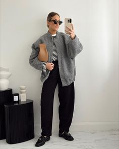 Grey Jacket Outfit, Simple Outfit Ideas, Look Zara, Zara Jacket, Winter Fashion Outfits Casual, Europe Outfits, Zara Outfit, Simple Outfit, Winter Outfits For Work