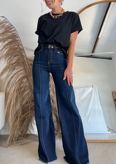 Looks Total Jeans, Flare Jeans Outfit, Trouser Style, Looks Chic, Western Outfits, Jean Outfits, Jeans Style, Western Fashion