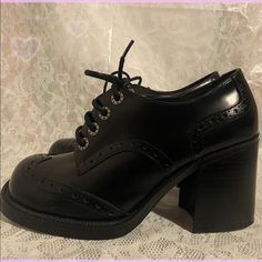 Vintage 90s Chunky Platform Oxford Pumps Deadstock Brand New Size:8.5 (Can Fit A 8) Comes With Box Daria/Clueless Vibes Witch Oc, Desired Wardrobe, Loafer Outfits, Los 90s, High Heel Oxfords, Goth Platforms, Clueless Vibes, Saddle Oxfords, Vintage Pumps