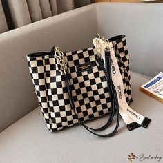 Bird in Bag - Retro checkerboard checkerboard tote bag new large capacity shoulder armpit bag handbag women Pretty Tote Bags, Purse Trends, Armpit Bag, Mom Bags, Bag Obsession, Paris Pictures, Stylish Handbags, Street Trends, Handbag Women