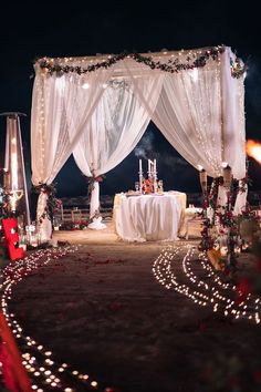 Marriage proposal planners in Dubai Roof Proposal, Candle Light Dinner Decoration Ideas, Proposal Set Up Ideas, Wedding Proposal Videos, Proposal Setup, Proposal Decor, Outdoor Proposal, Cute Proposal Ideas, Wedding Sign Decor