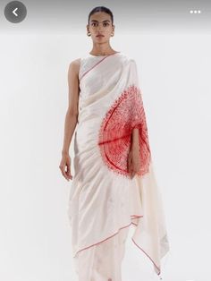 Western Sari Look, Shibori Clothing, Red Silk Blouse, Saree Blouse Styles, Trendy Dress Outfits, Handwoven Fabric