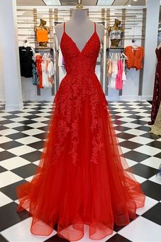 En linje spaghetti rem v hals röd spets lång aftonklänning, röda spets formella klänningar Red Formal Dresses, Red Prom Dress Long, Red Lace Prom Dress, Long Prom Gowns, Prom Dresses Sleeveless, Lace Formal Dress, Red Evening Dress, Red Prom, فستان سهرة