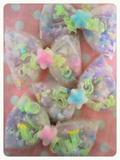 ♪ Fancy Bows, Fairy Accessories, Tiara Hairstyles, Hair Raising, Making Hair Bows, Ribbon Crafts, Diy Hair Bows