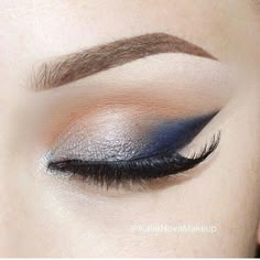 .. Lips Tutorial, Black Lashes, Lip Makeup Tutorial, Makeup Lips, Braut Make-up, Dark Brown Eyes, Winged Liner, Blue Makeup