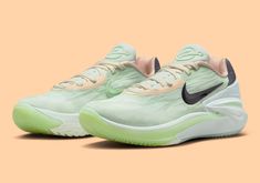 Gt Cut 2, Green Basketball Shoes, Mens Nike Air, New Nike Air, Basketball Sneakers, Nike Green, Nike Basketball, Womens Basketball, Air Zoom