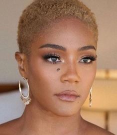 Yea Hairstyles, Hair Clours, 4c Haircare, Low Cut Hairstyles, Short Platinum Blonde Hair, Black Short Hair, Natural Hair Twa, Natural Haircuts, Short Afro Hairstyles