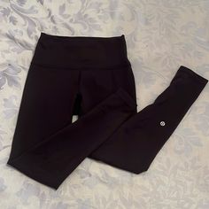 I Received These As A Gift. I’m Truly Unsure Of The Style Name, However Does Have The Ability To Tighten At The Waistband. New Without Tags. I Did Remove The Inside Tag As I Imagined I Was Keeping Them But I Needed A 6. Lululemon Bell Bottom Leggings, Lulu Lemon Leggings Black, Bell Bottom Leggings, Black Lululemon Leggings, Cute Christmas Ideas, Lululemon Black Leggings, Lulu Pants, Cute Sweatpants, Lulu Leggings