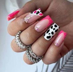 Cowprint French Tip Nail Design, Pink Western Nails, Nashville Nails, Baddie Nail Ideas, Toenails Pedicure