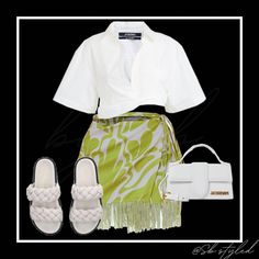 Green Skirt White Top Outfit, Classy Casual Outfits Summer, Cali Fits, Revenge Outfits, Green Top Outfit, White Tops Outfit, Summer Minimal, Cropped White Shirt, Printed Mini Skirt