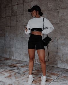 T Shirt Trends 2022 Women, Spin Workout Outfits, Chic Athleisure Outfits Summer, Sportwear Outfit, Outfits Leggins, Athleisure Outfits Summer, Sport Look, Gymwear Outfits, Working Out Outfits