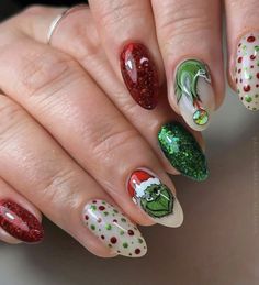 Christmas Elf Nail Art, Grinch Themed Nails, The Grinch Nail Art, Simple Grinch Nails, The Grinch Nails, Grinch Nails Designs, Grinch Christmas Nails, Grinch Nail Art, Elf Nails