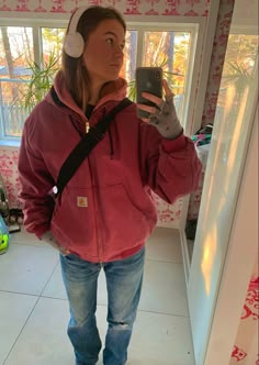 Red Carhartt Jacket Outfit, Carhartt Women Outfits Summer, Pink Carhartt Jacket Outfit, Carhartt Zip Up Hoodie Outfit, Workwear Jacket Women, Green Carhartt Jacket Outfit, Carhartt Jacket Women Outfits, Cathartic Jacket Outfit, Carhartt Coat Women's