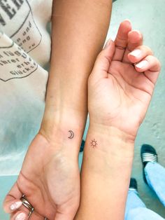 Minimalist best friends tattoo moon and sun tiny fine line Tiny Sun And Moon Tattoo Matching, Moon And Sun Friend Tattoo, Couple Tattoo Sun And Moon, Mini Tattoos For Best Friends, Mini Tattoos Friends, Tattoo Ideas For Bff, Minimalistic Friendship Tattoo, Small Tattoo For Couples, Moon Sun Matching Tattoos