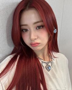 #yunjin #lesserafim #le_sserafim #huhyunjin Yunjin Kim, Hair Icon, Beauty Life Hacks Videos, Beauty Life, Gossip Girl, New Hair, Red Hair