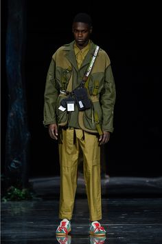 Athleisure Men, Paris Look, Streetwear Men, Fashion Show Images, Live Fashion, Streetwear Men Outfits, Sportswear Brand, Mens Fall, Runway Collection