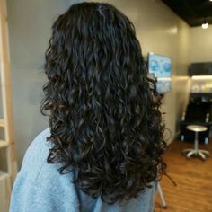 Long Layered Curly Hair, Square Magazine, Brown Curly Hair, Different Hair Types, Different Hair, Beautiful Curly Hair