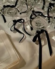 Trends in the wedding industry are always changing at a rapid pace! And now with the popularity of  tik tok ,  intsagram , and  pinterest , as it relates to the wedding world, trends are being shared even faster! Here are 5 trends I predict we will see more of in 2024,  3 trends that will remain pop