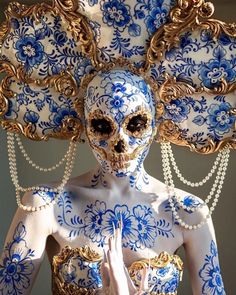 Body Painting Festival, Old Halloween Costumes, Creepy Halloween Makeup, Avant Garde Makeup, Halloween Inspo, Up Halloween, Fantasy Makeup, Blue Makeup, Costume Makeup